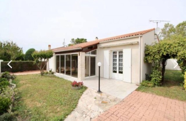 3 bedroom villa on one level 250 m from the beach!