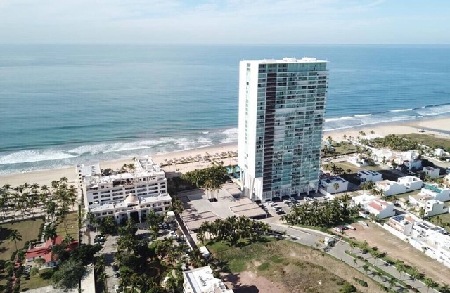 3 bedroom, fully furnished, condo with amazing view and sunsets