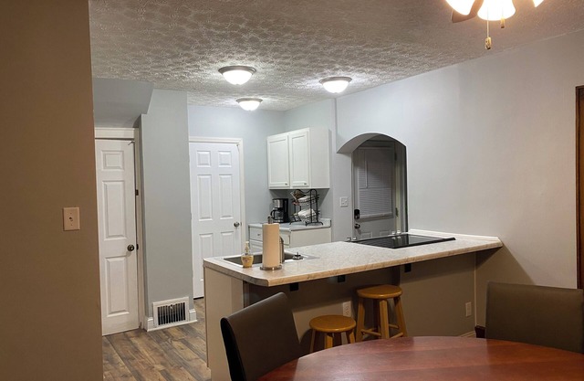 3 Bedroom House, Central Columbus, convenient to Ohio State Campus