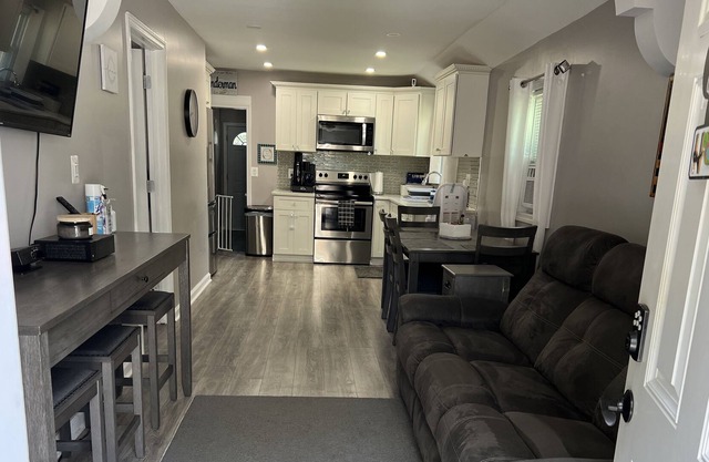 3 bedroom house with pool and kids toys