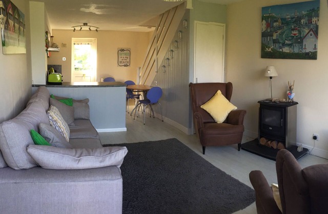 3 bedroom house With Shared Use Of Pool, Tennis Courts.