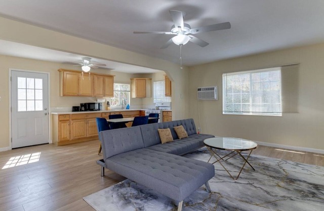 3 bedroom Mid-Wilshire Charmer near Downtown