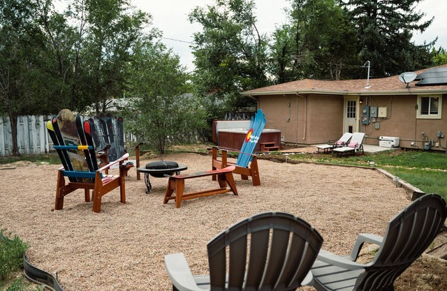 3-Bedroom Oasis with a Hot Tub!!