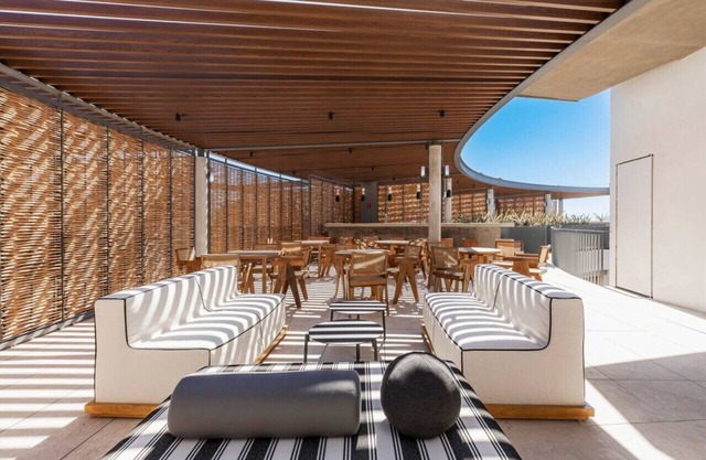 3 Bedroom - Pickle Ball - Gym and Infinity Pool