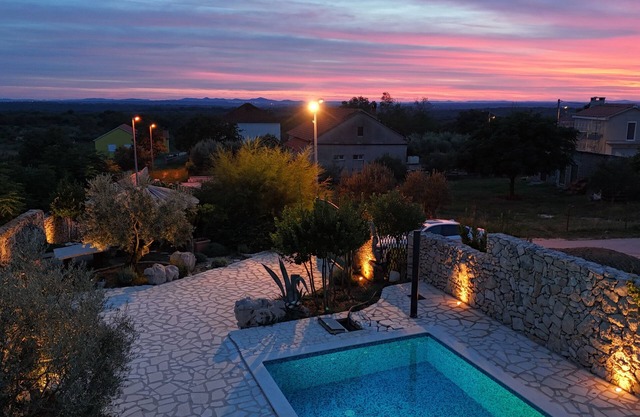 3-bedroom traditional stone house in charming Visočane with WiFi, AC. Book now