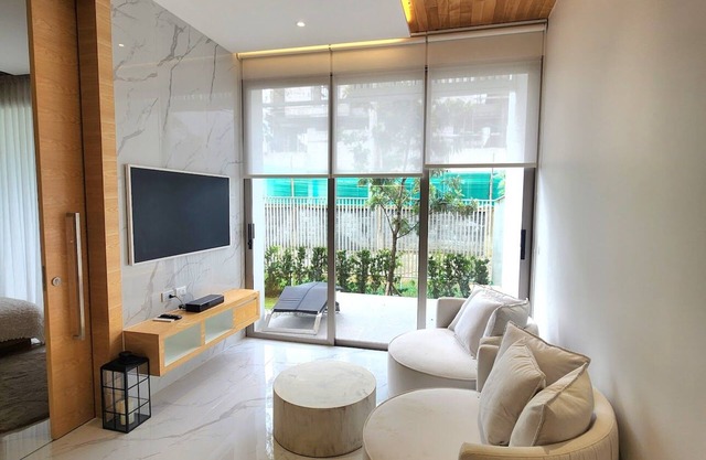 3-bedroom villa in gorgeous Tambon Choeng Thale with AC