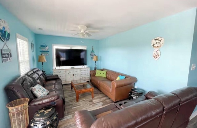 3-bedroom villa in charming North Topsail Beach with WiFi, AC Ocean front view