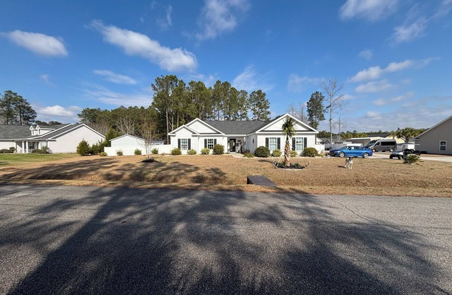3-BR house in Conway, SC. Enjoy your mid-long term rental stay!