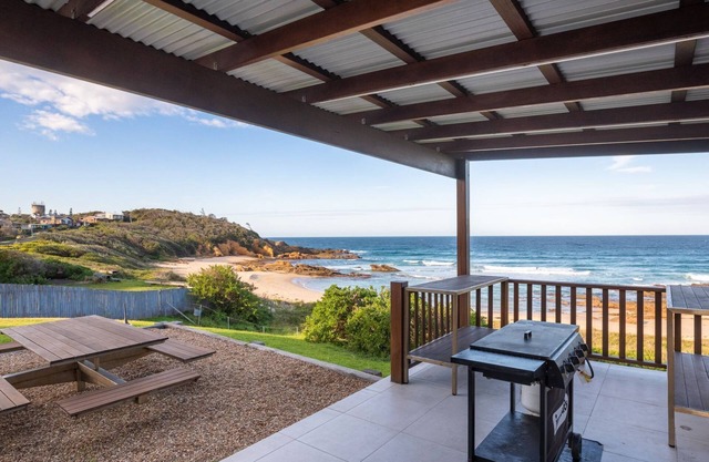 3 Dickinson Avenue - Absolute beachfront!