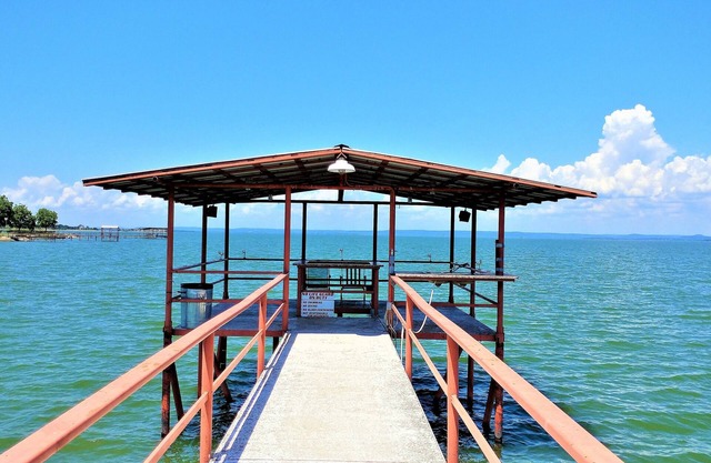 3 Houses, Waterfront, Gated, Kayaks, Canoe, Water Pad, Ping Pong, Fishing Pier