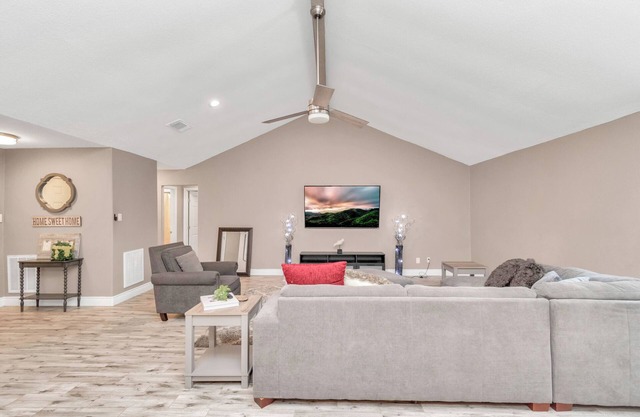 🔥3 King Suites MD Anderson 30+ Nights 3min to I-10 Med Center Fast WiFi Garage