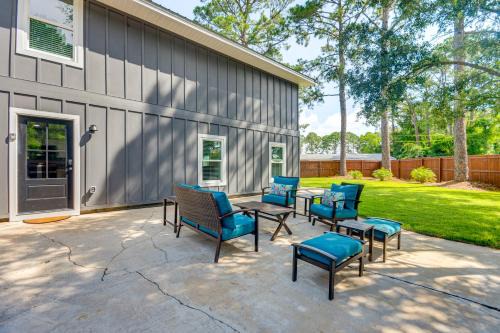 3 Mi to Navarre Beach Home with Furnished Patio