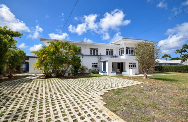 3 min walk to beach - Bella Figura (5 bed)