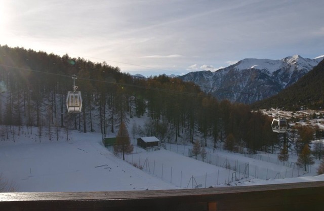 3-room apartment on slopes with garage, 2 bedrooms, equipped kitchen