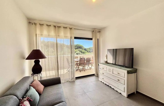 3-room apartment sleeps 4 PORTICCIO