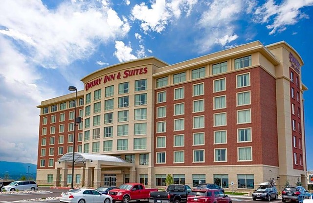 3-Star Hotel ∙ Drury Inn & Suites Colorado Springs Near the Air Force Academy