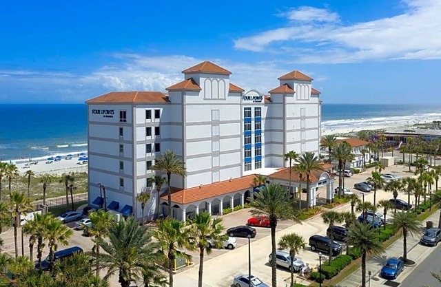 3-Star Hotel ∙ Four Points by Sheraton Jacksonville Beachfront