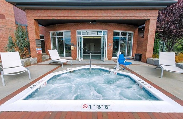 3-Star Hotel ∙ Hilton Garden Inn Manchester Downtown