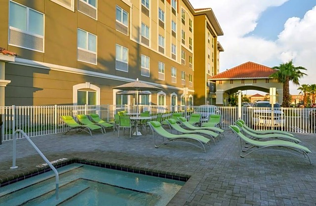 3-Star Hotel ∙ Holiday Inn Express & Suites - St. Petersburg - Madeira Beach, an IHG Hotel