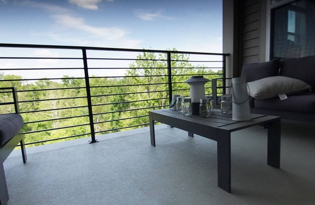 3 Story Luxury Business Condo