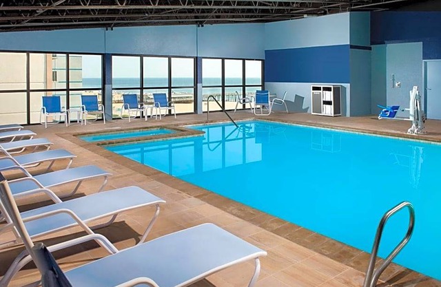 3-Star Hotel ∙ Four Points by Sheraton Virginia Beach Oceanfront