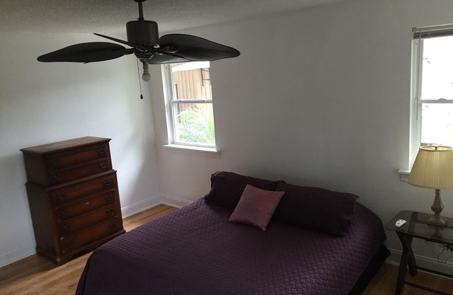 30 DAY MIN. Beautiful Courtyard House close to , JAZZ FEST. CITY PARK