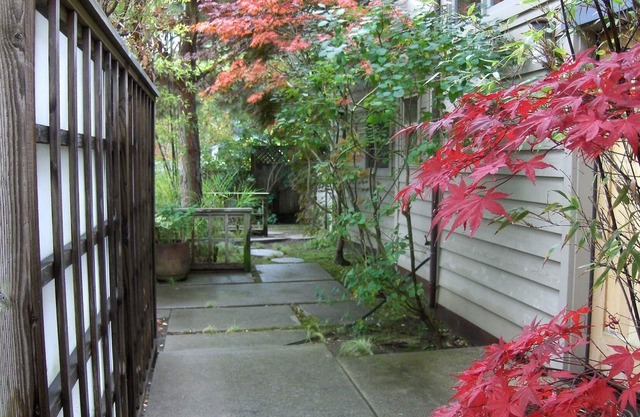 30 + nights Spacious Family Home-Hot Tub <4 min walk to beach & harbor-small dog