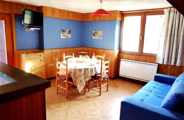 300m from resort center, Ground floor, terrace, parking, tv, ski locker, 40m², Arêches-Beaufort