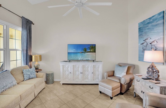 305W~Beach Getaway, beautiful 2BR/2BA condo