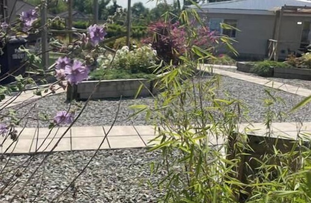 30mins Dublin Airport, 6 guests, beautiful lodge with a professional tour guide.