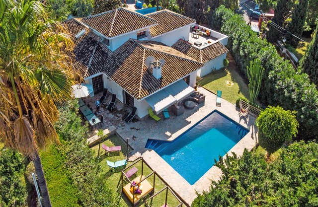 350 m² Villa ∙ 10 bedrooms ∙ 20 guests