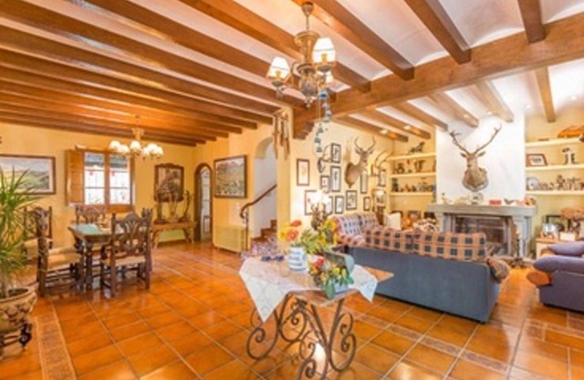 360 m² House ∙ 4 bedrooms ∙ 10 guests