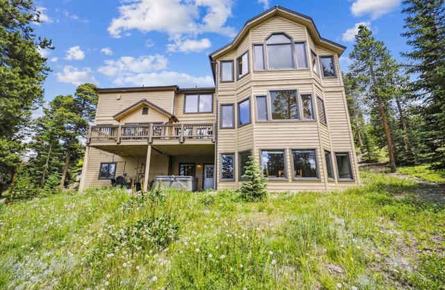 375 m² House ∙ 5 bedrooms ∙ 10 guests