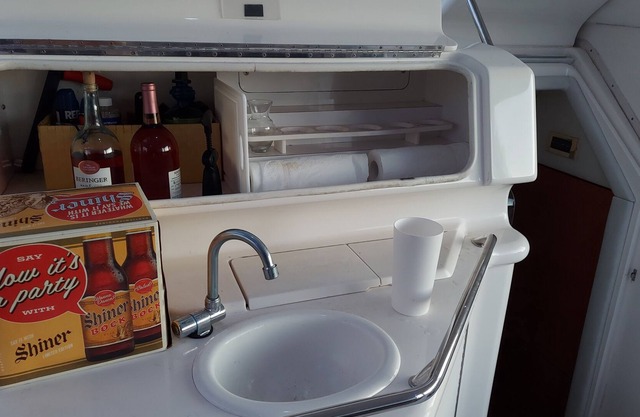 38 foot Sea Ray yacht IN SLIP.