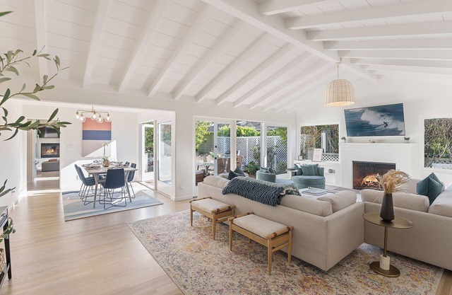 3867 Dolce Tempo~ Quiet Area, Walk to Town & Beach