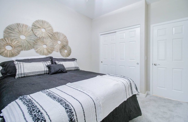 3Bd/2 Bth + Private Pool located on Golf Course