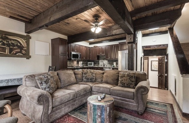 3BR Getaway near Palisades Tahoe Ski Resort-close to everything you Love @ Tahoe