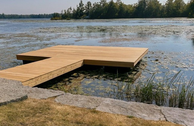 3BR Lakefront Stay | Kayaks, Views & Cozy Spaces