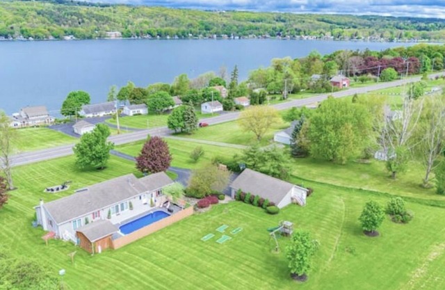 3BR Lakeview-HotTub-Firepit-Gameroom-PuttPutt