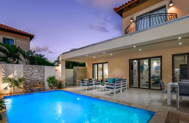 3BR Luxury Villa with Private Pool at Gold Coast