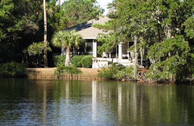 3BR Peaceful, Kiawah, Lagoon View Home, Wifi, Comfortable and Welcoming
