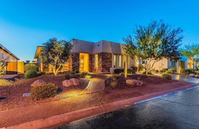 3BR Peoria Home on the Golf Course-Pool Heat Avail