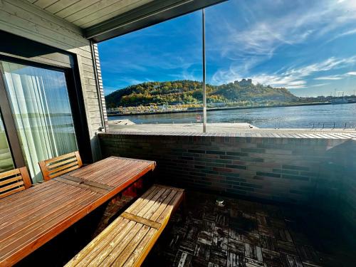3BR Sørengkaia Waterfront Apt w Balcony