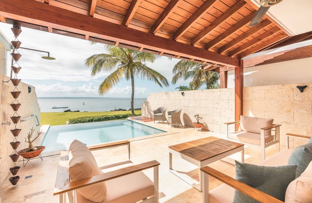 3BR villa with ocean view and resort access