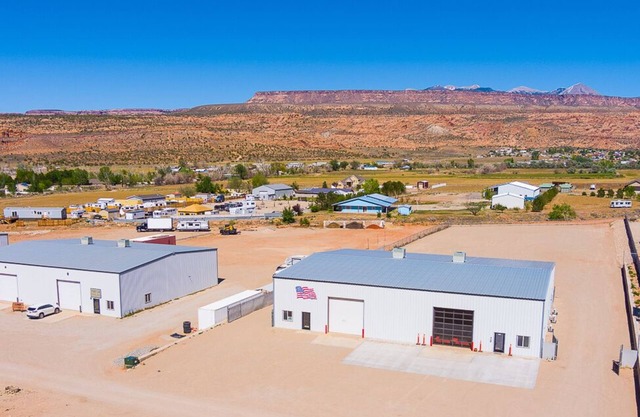 4,000 sq.ft. Jeep Shop Man Cave with Luxury Trailer
