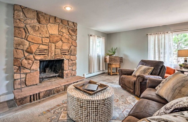 4 bed 2 bath home located near Rocky Mountain National Park