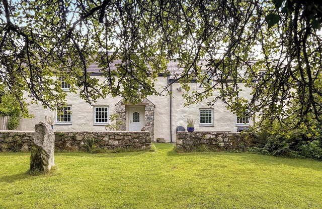 4 bedroom accommodation in Groeslon Nr Caernarfon