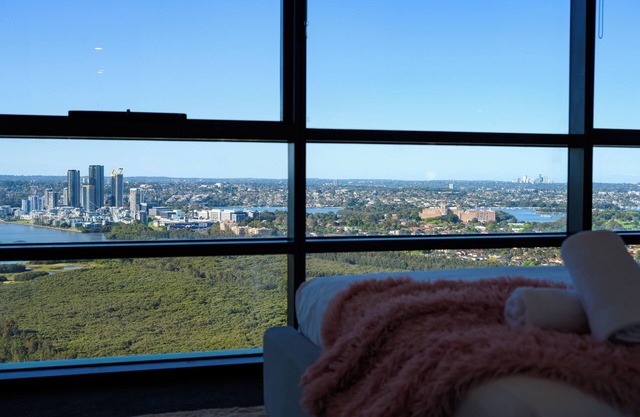 4-bedroom apartment in welcoming Sydney Olympic Park with AC