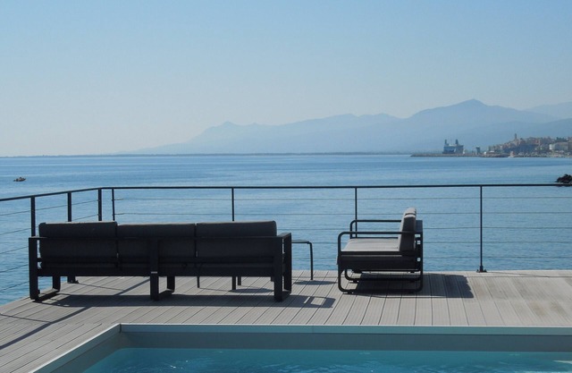 4 Bedroom Architect Villa, Pool, Air Conditioning, Direct Sea Access