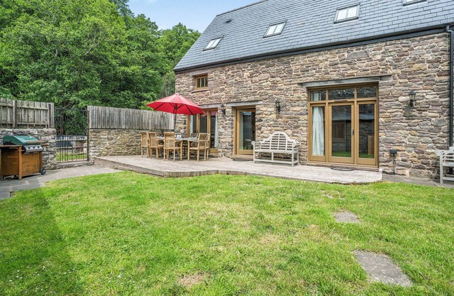 4 bedroom accommodation in Cwmdu, near Crickhowell